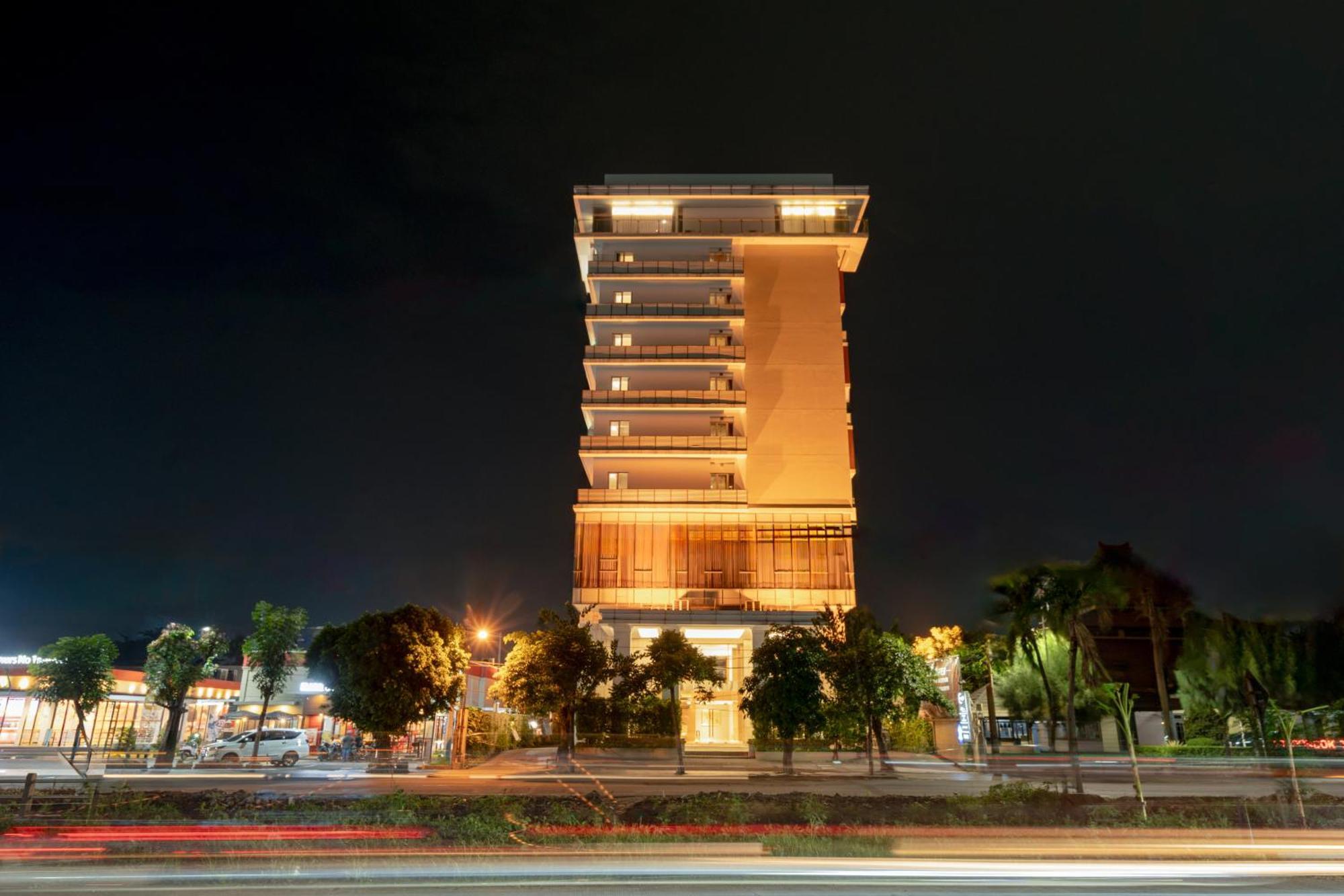 The Capital Hotel Surabaya Exterior foto